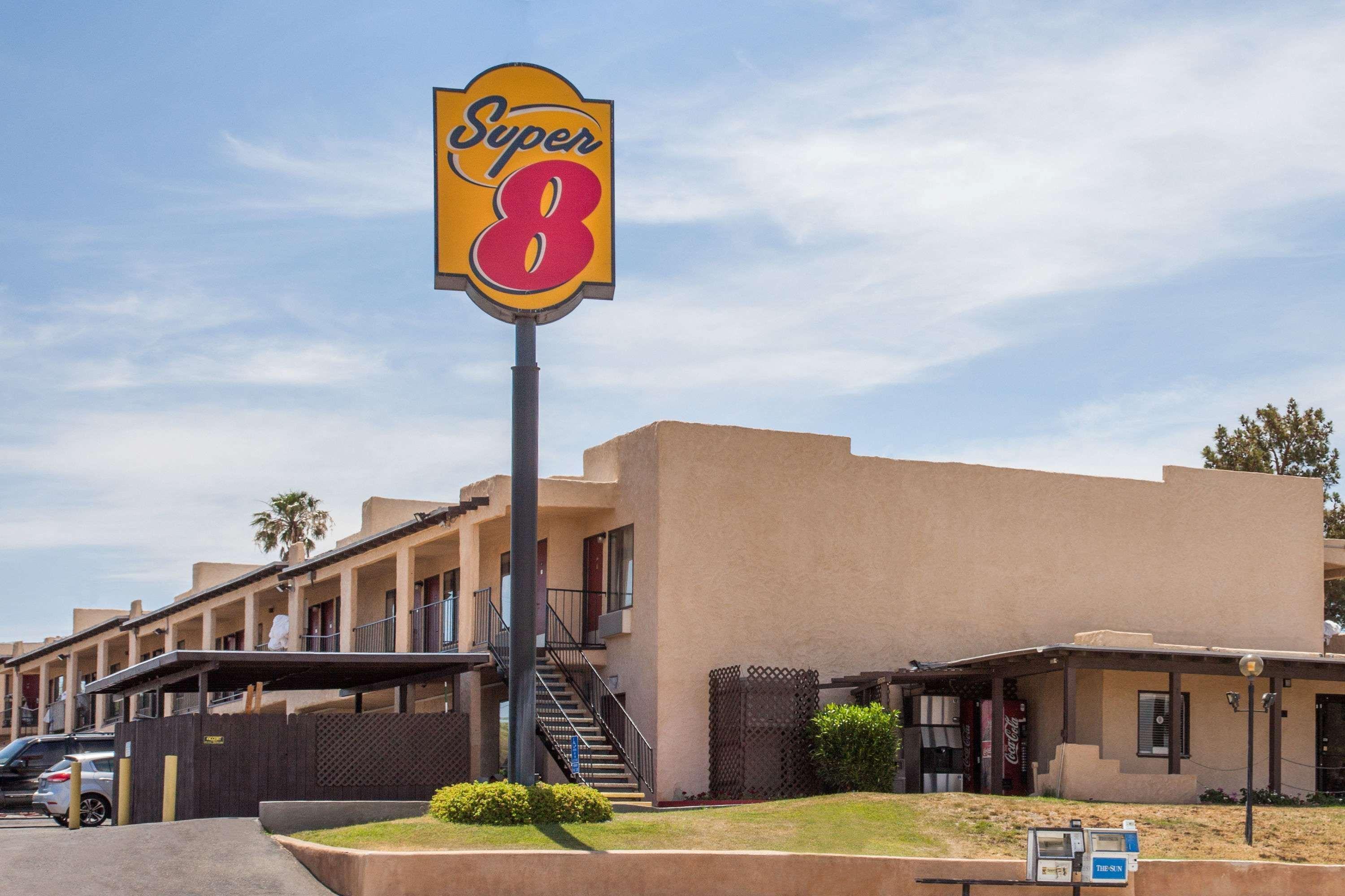 Super 8 By Wyndham Barstow Ξενοδοχείο Εξωτερικό φωτογραφία